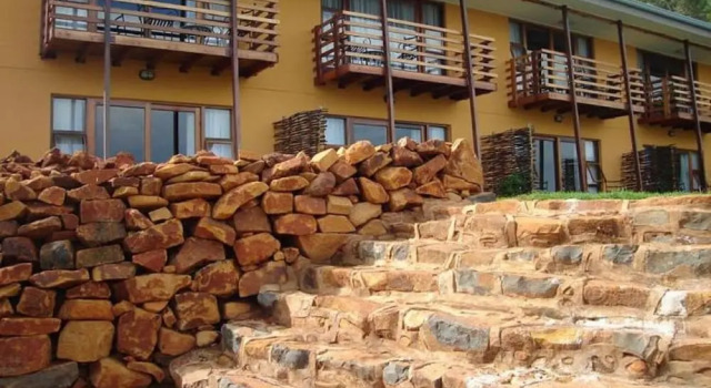 Sandford Park Country Hotel, Забронировать Отель Бергвилль 