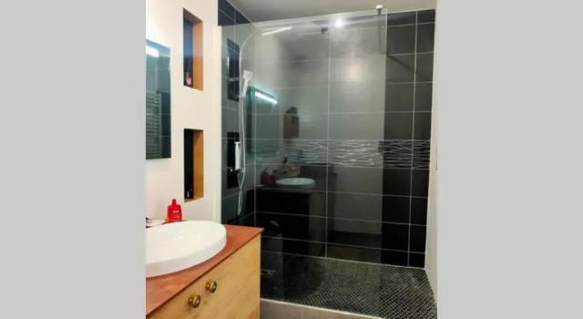 Апартаменты Logement entier+ jardin privé et parking 2places