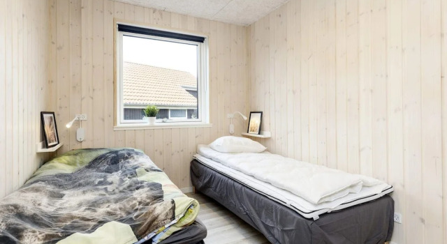 5 Star Holiday Home in Vaeggerlose, Book Feriehus Hoteller i Marielyst med parkering, nær Marielyst Beach, Parkering
