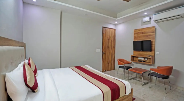 Двухместный номер Deluxe Hotel Royal Rosette- Walking Distance From New Delhi Railway Station & Connaught Place