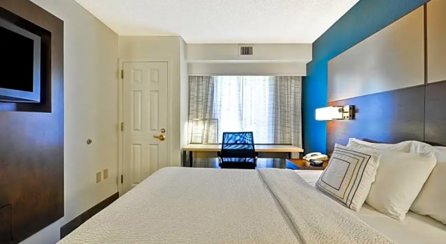 Четырёхместный люкс с 2 комнатами Residence Inn by Marriott Jacksonville Airport
