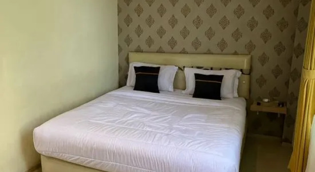 Номер Deluxe OYO 1616 Hotel Central City 2