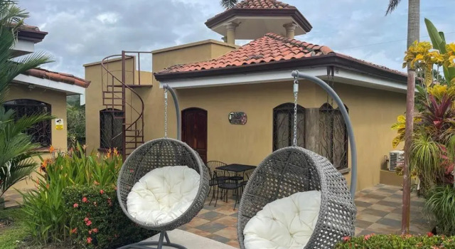 Четырёхместный номер Standard Las Brisas Resort and Villas