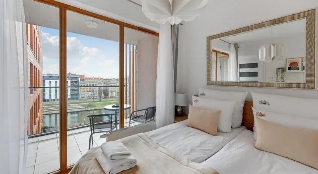 Люкс Deluxe Aura - Riverside & Parking by Downtown Apartments