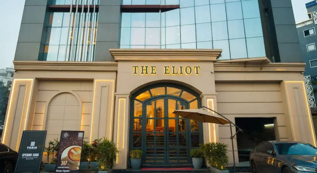 The Eliot Hotel & Banquet, Забронировать Отель Нойда штат Уттар-Прадеш