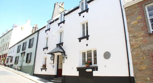 St. Magloire Guesthouse