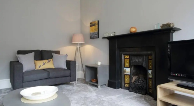 2 Bedroom Bruntsfield Apartment