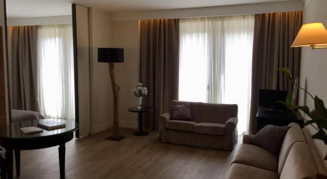 Люкс Hotel Touring