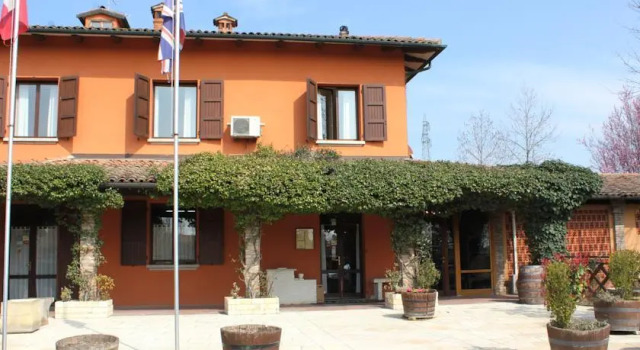 Hotel Ristorante La Corte, Забронировать Отель Сала-Болоньезе провинция Болонья