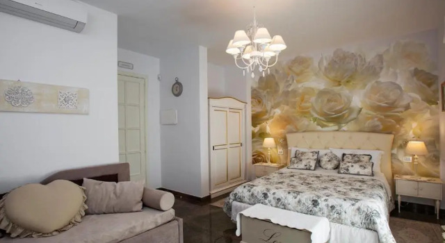 Трёхместный номер Standard с видом на бассейн B&B Blanc Maison Etna Relais & Charme