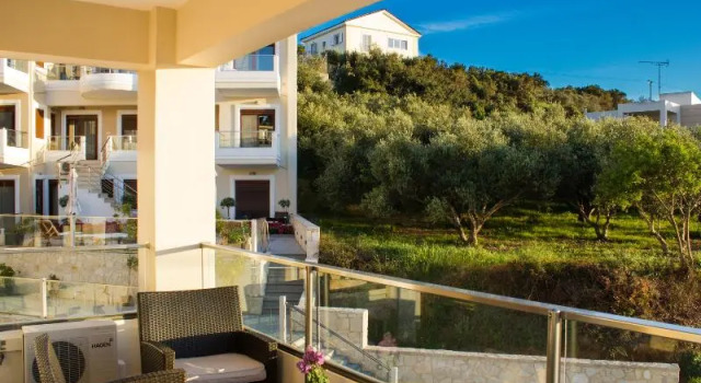 Семейный номер Standard с 2 комнатами с балконом и с красивым видом из окна Esthisis Suites Chania