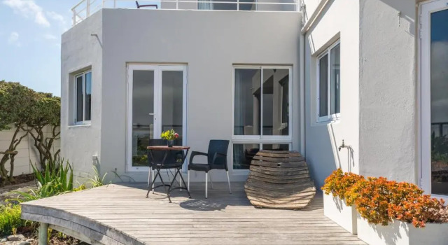 Апартаменты с видом на море ocean12 Guesthouse Sunset Beach