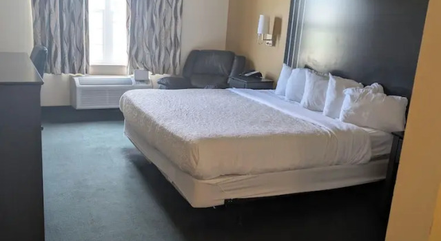 Номер Standard Chisholm Inn & Suites