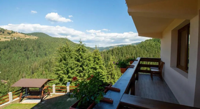Denisa's Lodge, Varaa Hotelli Arieseni 