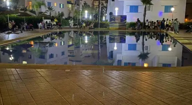 appartement luxueux-piscine privée-2min la plage, Rezerwuj Apartament Hotele w Tanger-Tetouan z parkingiem, Parking