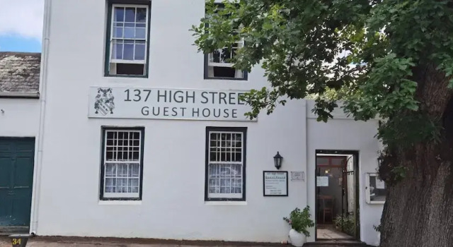 137 High Street Guest House, Забронировать Гостевой дом Грейамстаун Albany