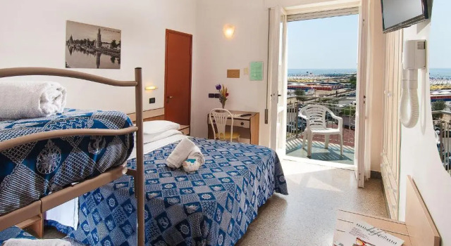 Четырёхместный номер Standard с частичным видом на море Hotel Astoria