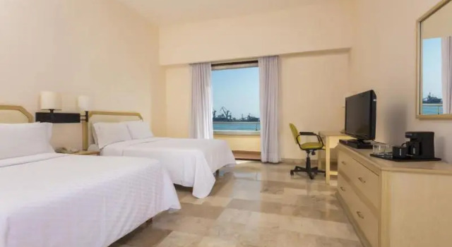 Четырёхместный номер Standard oceanfront Fiesta Inn Veracruz Malecon