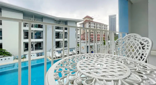 Номер Deluxe Baan Pattaya by Sabai near by GOD Pattaya