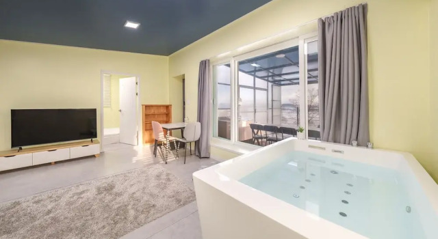 Yeongheungdo Sunset Spa Pension, Reserva ahora Resort Yeongheung-myeon 
