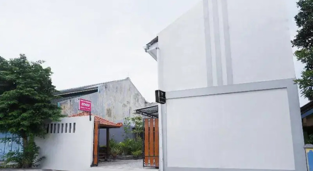 Life Ethes Exclusive, Book Hotel Sleman Yogyakarta Province