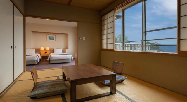 Четырёхместный номер Standard с балконом KAMENOI HOTEL Atami Annex