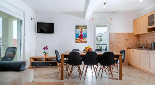 Апартаменты с 2 комнатами с балконом и с видом на море Apartments Mijo