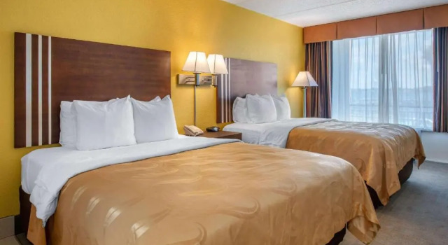 Люкс Superior Quality Inn and Suites Palatka Riverfront