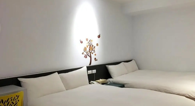 Четырёхместный номер Standard Wan Tai Hotel