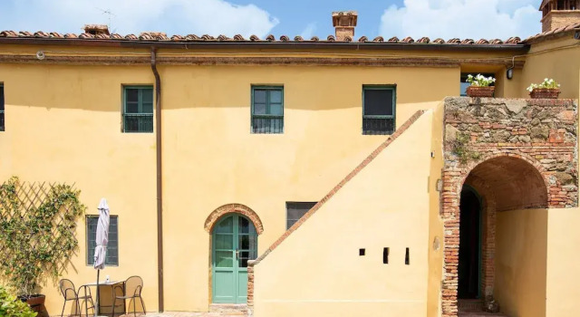 Appealing Apartment in Collesalvetti With Garden, Book Lejlighed Collesalvetti Etruscan Coast