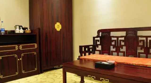 Люкс Deluxe Chong Ning Castle Hotel