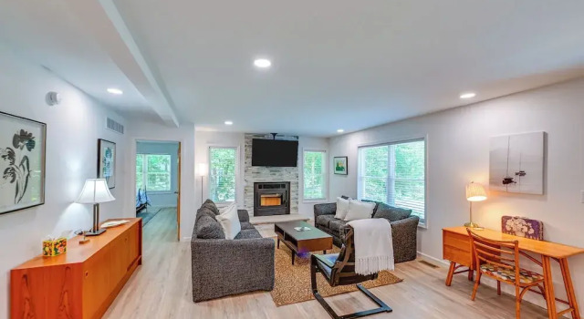 Апартаменты Coastal Comfort: Rehoboth Beach Getaway w/ Porch!