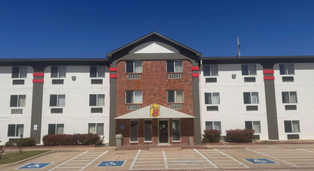 Super 8 by Wyndham College Station