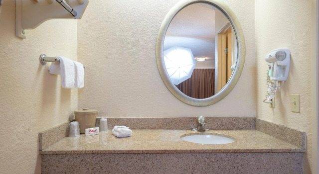 Номер Deluxe Red Roof Inn Chesapeake Conference Center