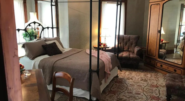 Двухместный номер Standard с видом на сад The Nauvoo Grand Bed & Breakfast
