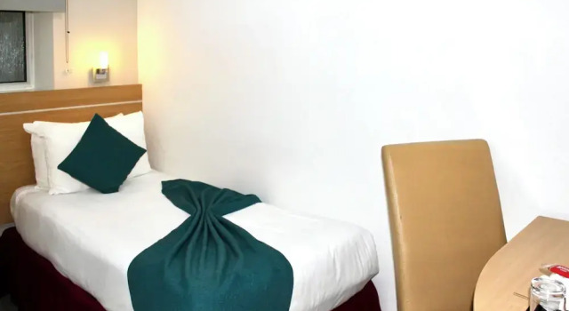 Номер Economy Queens Park Premier London Hyde Park