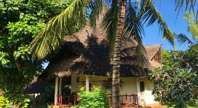 Вилла с 3 комнатами Diani-Paradise-Villas
