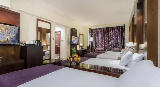 Четырёхместный номер Elaf Kinda Hotel