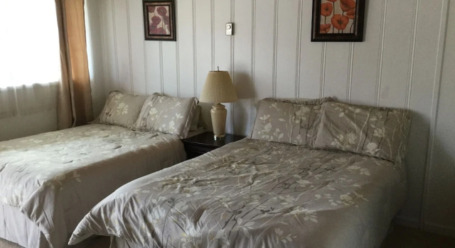 Четырёхместный номер Deluxe Cedars Motel