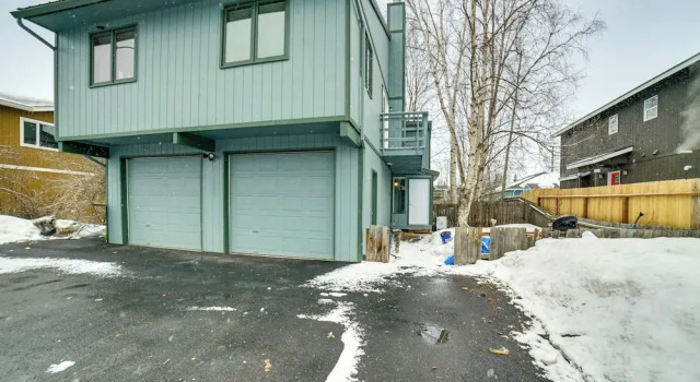Апартаменты с 2 комнатами с балконом Cozy Anchorage Vacation Rental Near Hospitals!