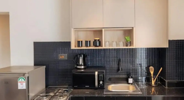 Студия Classic Lux Suites Studio City Apartments