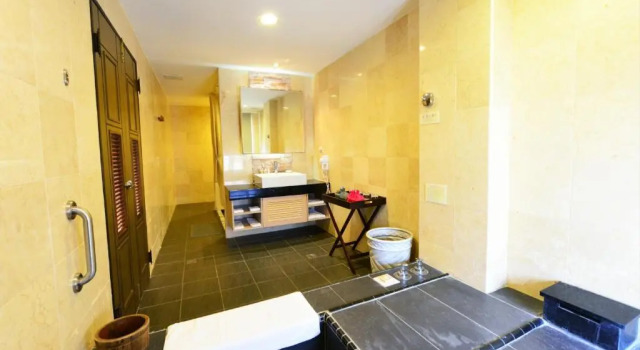 Run of House Papago International Resort