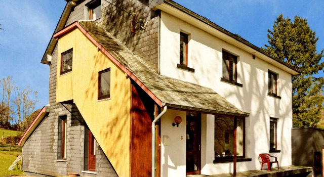 Modern Holiday Home in Heppenbach by the Forest, Rezervasyon Otel Amel Liege