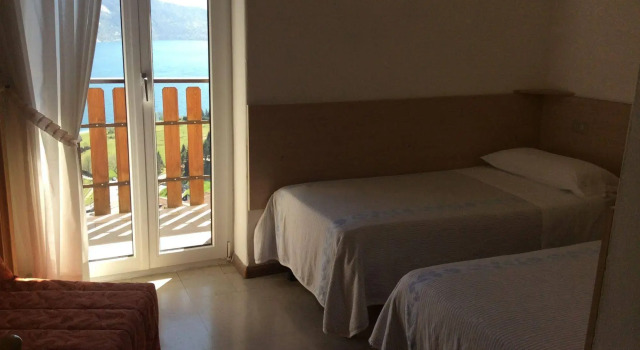 Hotel Aurora, Забронировать Отель Отели Мольвено с бассейном, рядом с Гондольный подъёмник Мольвено-Прадель (нижняя станция), Бассейн