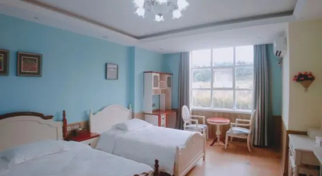 Номер Standard с 5 комнатами с балконом Zhangjiajie Highlights Guesthouse