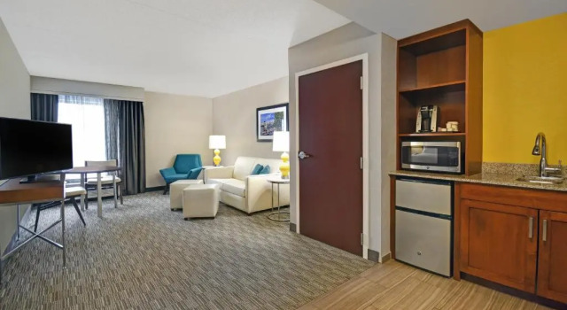 Люкс с видом на город Holiday Inn Express & Suites Cincinnati Riverfront by IHG