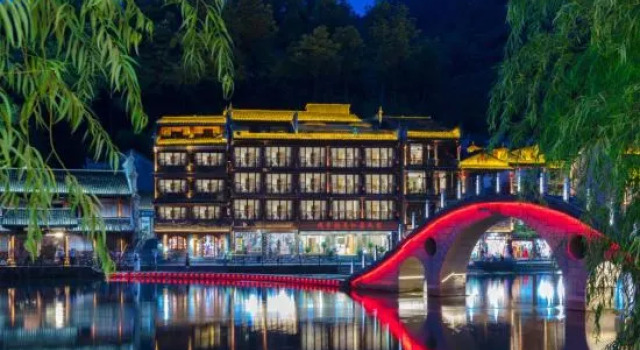 Zhumeng Yingyue River View Homestay