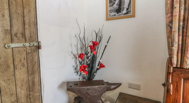 Refail Bach, Book Hotel Gaerwen Anglesey