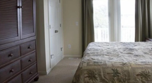 Sandy Toes 3 Bedroom Home by RedAwning