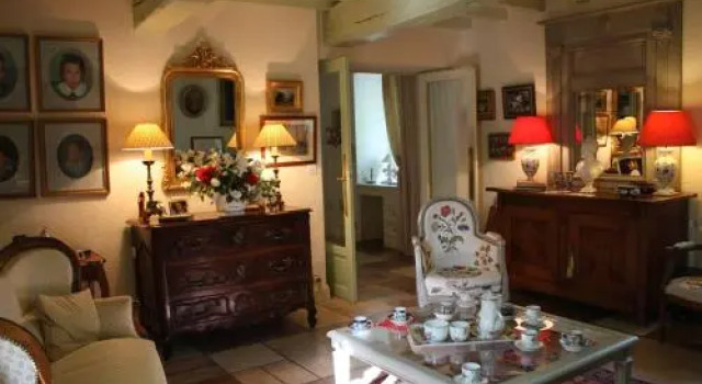 Les Chambres de la Rochette, Book Hotel Boulingneux 